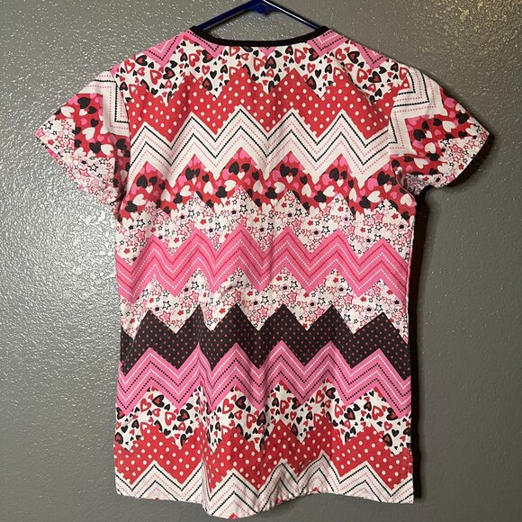 Just Love Hearts, Stars & Chevron Print Scrub Top - Size XS - Picture 4 of 4